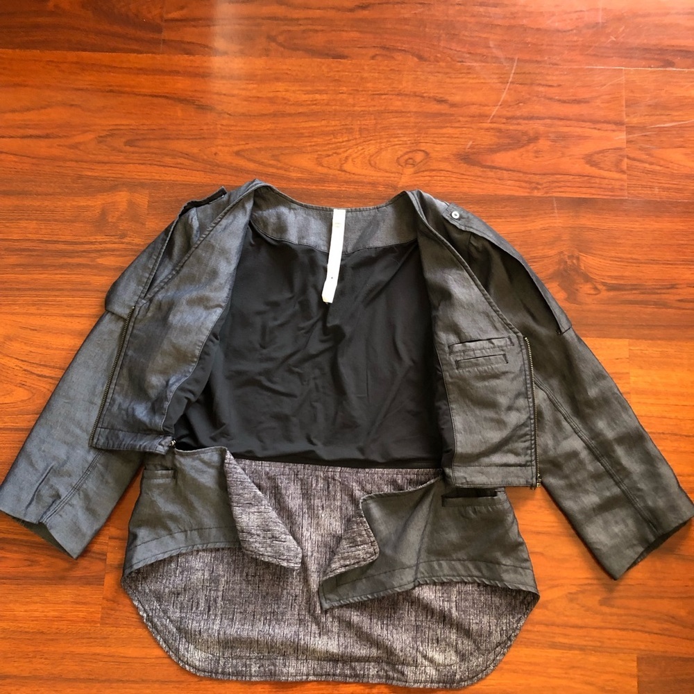 Lululemon Tranquility Jacket
Black - Picture 4 of 15